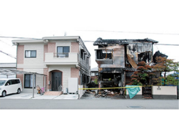 たった1.5mしか離れていない隣家が全焼しても燃え移らない